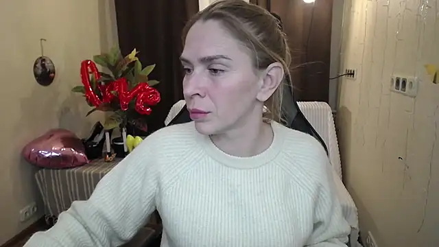 Snapshot of TessaDaybreak chatting on 02-18-25, 04:37 TessaDaybreak online show from 02-18-25, 04:37
