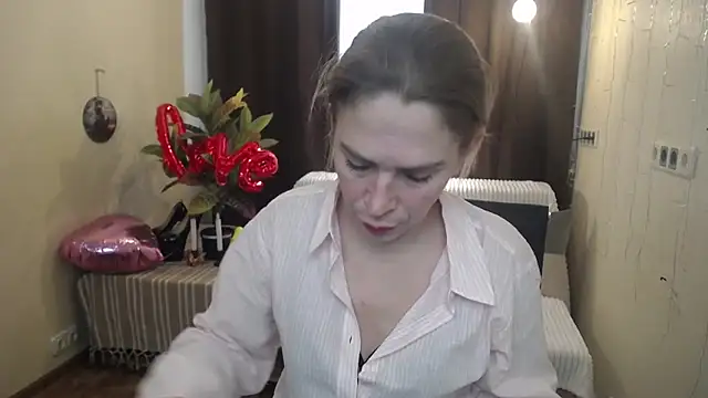 Snapshot of TessaDaybreak chatting on 02-20-25, 10:16 TessaDaybreak online show from 02-20-25, 10:16