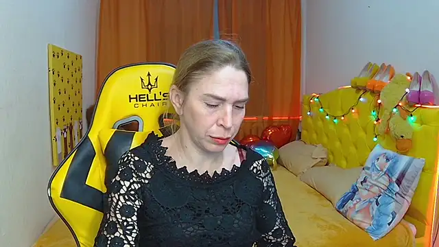 Snapshot of TessaDaybreak chatting on 03-01-25, 07:30 TessaDaybreak online show from 03-01-25, 07:30
