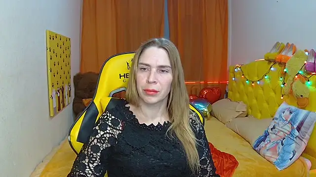 Snapshot of TessaDaybreak chatting on 03-01-25, 10:55 TessaDaybreak online show from 03-01-25, 10:55