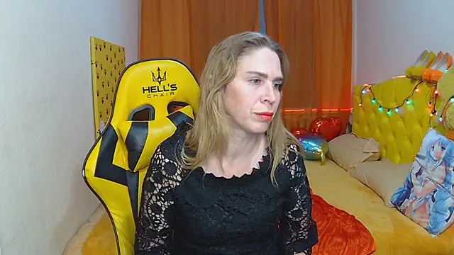 Snapshot of TessaDaybreak chatting on 03-01-25, 02:02 TessaDaybreak online show from 03-01-25, 02:02