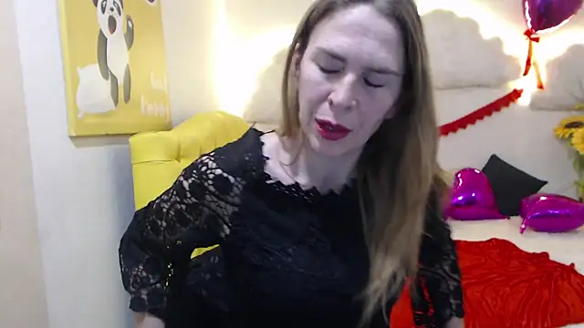 Snapshot of TessaDaybreak chatting on 03-02-25, 01:38 TessaDaybreak online show from 03-02-25, 01:38
