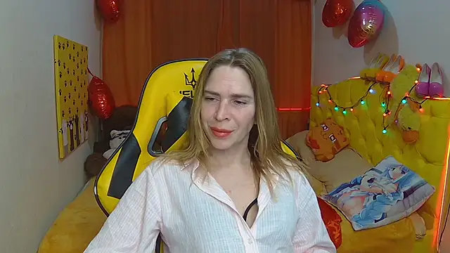 Snapshot of TessaDaybreak chatting on 03-07-25, 10:35 TessaDaybreak online show from 03-07-25, 10:35