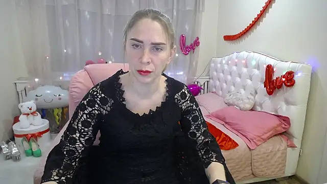 Snapshot of TessaDaybreak chatting on 03-12-25, 01:08 TessaDaybreak online show from 03-12-25, 01:08