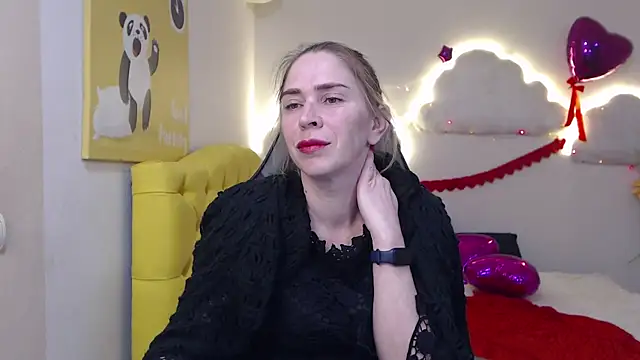 Snapshot of TessaDaybreak chatting on 03-16-25, 10:44 TessaDaybreak online show from 03-16-25, 10:44