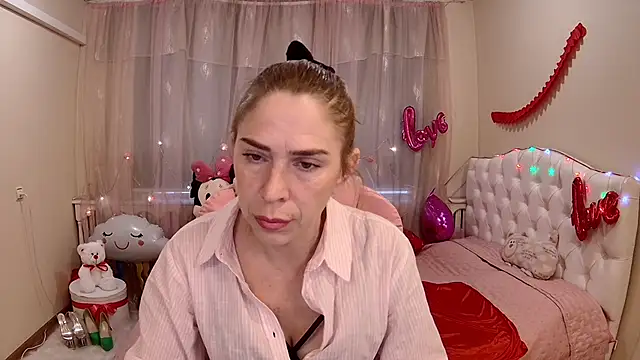 Snapshot of TessaDaybreak chatting on 03-19-25, 07:29 TessaDaybreak online show from 03-19-25, 07:29