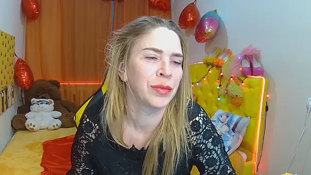 Snapshot of TessaDaybreak chatting on 03-22-25, 01:30 TessaDaybreak online show from 03-22-25, 01:30