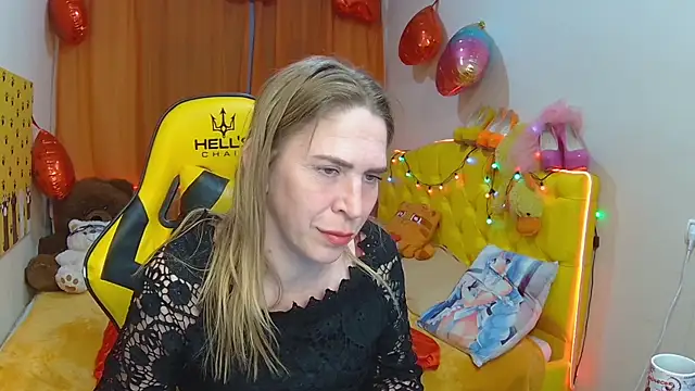Snapshot of TessaDaybreak chatting on 03-22-25, 04:37 TessaDaybreak online show from 03-22-25, 04:37