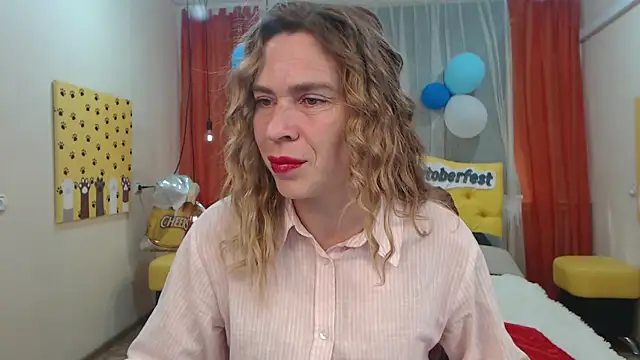 Snapshot of TessaDaybreak chatting on 09-29-25, 06:29 TessaDaybreak online show from 09-29-25, 06:29