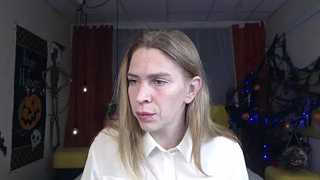 Snapshot of TessaDaybreak chatting on 10-14-25, 06:25 TessaDaybreak online show from 10-14-25, 06:25