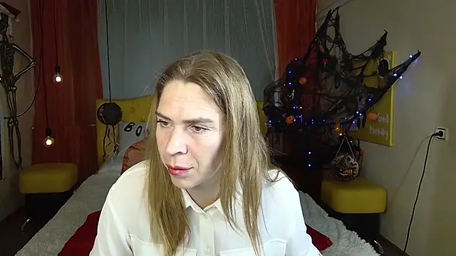 Snapshot of TessaDaybreak chatting on 10-15-25, 07:41 TessaDaybreak online show from 10-15-25, 07:41