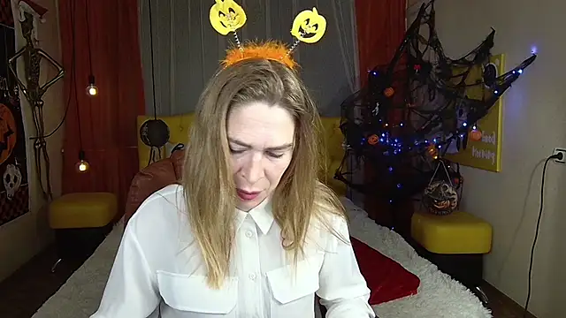 Snapshot of TessaDaybreak chatting on 10-16-25, 06:58 TessaDaybreak online show from 10-16-25, 06:58