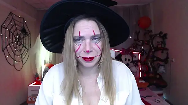 Snapshot of TessaDaybreak chatting on 10-31-25, 08:26 TessaDaybreak online show from 10-31-25, 08:26