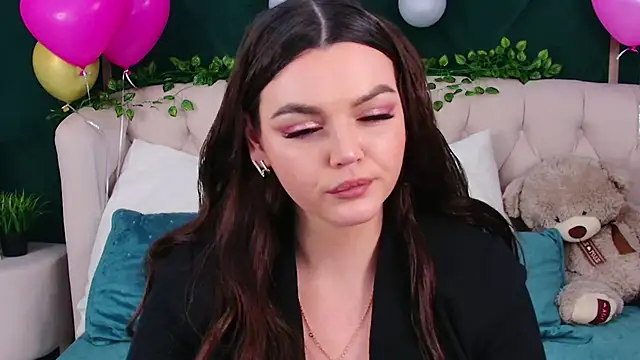 Snapshot of Carla_Blooms chatting on 02-14-25, 10:38 Carla Blooms online show from 02-14-25, 10:38