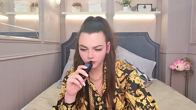 Snapshot of Carla_Blooms chatting on 02-15-25, 05:39 Carla Blooms online show from 02-15-25, 05:39