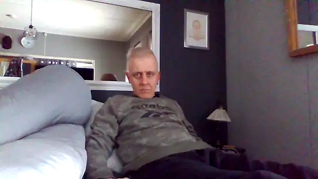 Teemu online show from 03-18-25, 03:42