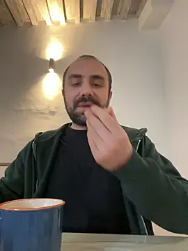 Snapshot of morfeoX chatting on 02-25-25, 03:27 morfeoX online show from 02-25-25, 03:27