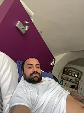 Snapshot of morfeoX chatting on 02-27-25, 12:45 morfeoX online show from 02-27-25, 12:45