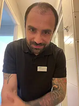 Snapshot of morfeoX chatting on 03-11-25, 10:07 morfeoX online show from 03-11-25, 10:07