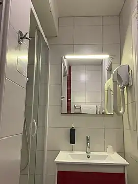 Snapshot of morfeoX chatting on 03-22-25, 09:45 morfeoX online show from 03-22-25, 09:45