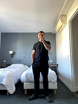 Snapshot of morfeoX chatting on 09-17-25, 09:22 morfeoX online show from 09-17-25, 09:22