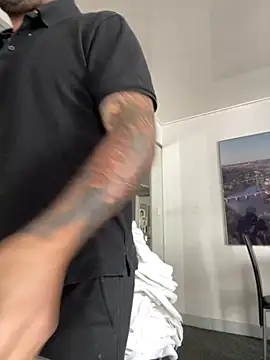 Snapshot of morfeoX chatting on 09-25-25, 12:09 morfeoX online show from 09-25-25, 12:09