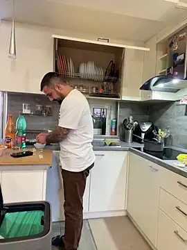 Snapshot of morfeoX chatting on 10-07-25, 11:18 morfeoX online show from 10-07-25, 11:18