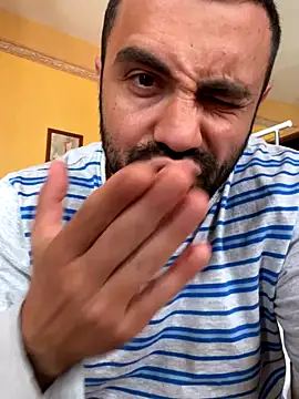 Snapshot of morfeoX chatting on 10-15-25, 11:54 morfeoX online show from 10-15-25, 11:54