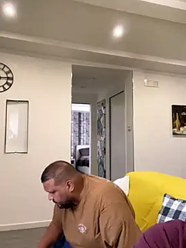 Snapshot of morfeoX chatting on 10-22-25, 10:15 morfeoX online show from 10-22-25, 10:15