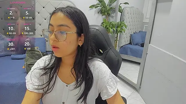 Snapshot of lucelly_15 chatting on 02-19-26, 11:39 lucelly 15 online show from 02-19-26, 11:39