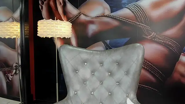 miss  daphne online show from 03-19-25, 02:37