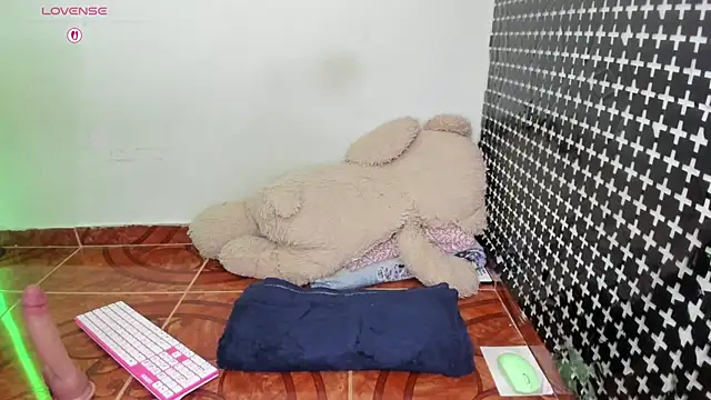 alexiaburninghot online show from 05-12-26, 10:23