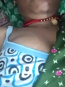 Snapshot of MEENA_ROY chatting on 02-28-25, 03:04 MEENA ROY online show from 02-28-25, 03:04