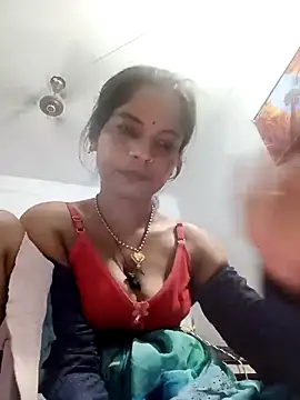 Snapshot of MEENA_ROY chatting on 04-10-26, 04:44 MEENA ROY online show from 04-10-26, 04:44