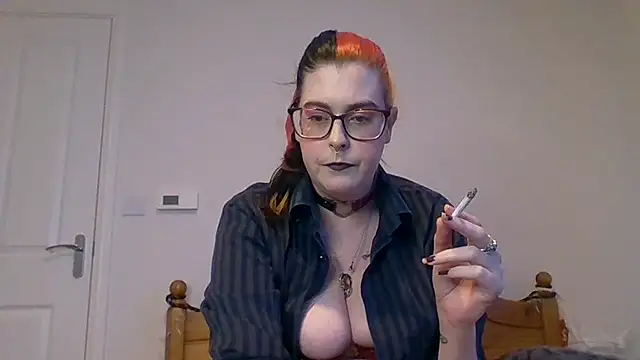 Snapshot of Tattooedlady_0626 chatting on 03-12-25, 02:45 Tattooedlady 0626 online show from 03-12-25, 02:45