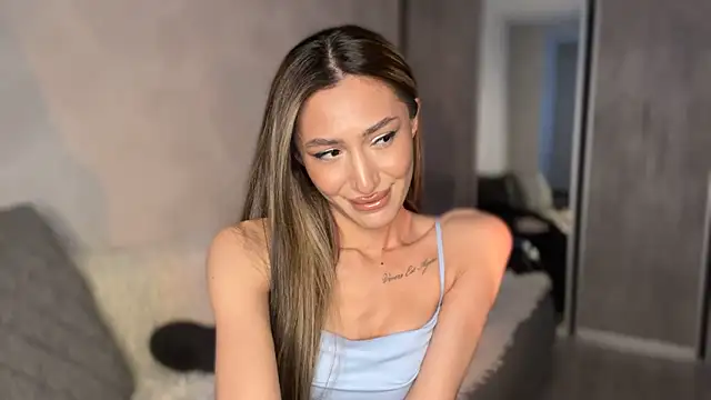 Snapshot of alissadreams chatting on 05-15-26, 02:35 alissadreams online show from 05-15-26, 02:35