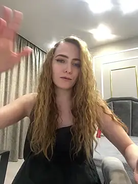 Snapshot of MilaSwe chatting on 02-17-25, 10:40 MilaSwe online show from 02-17-25, 10:40