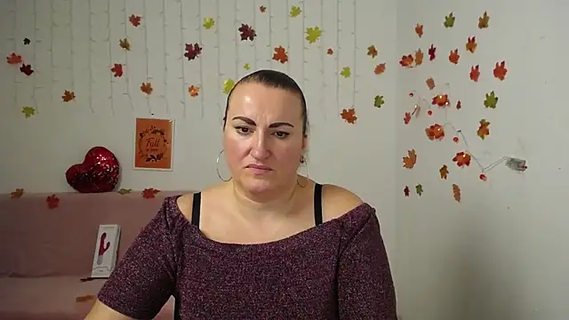 DianaMGG online show from 11-17-25, 07:03