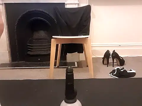 Snapshot of MystiqueRider chatting on 10-17-25, 02:52 MystiqueRider online show from 10-17-25, 02:52