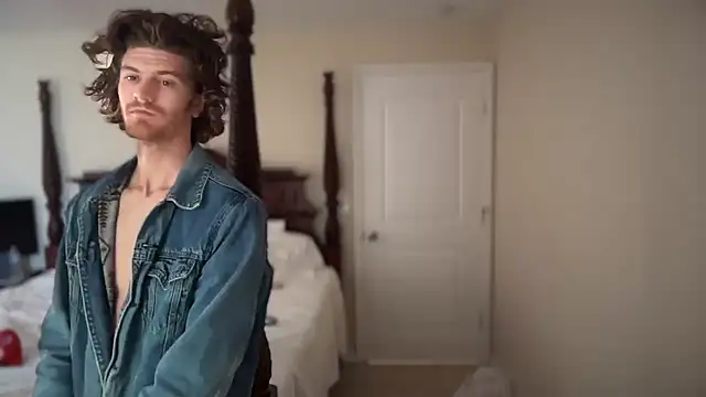 Snapshot of greekmythics chatting on 11-17-25, 02:56 greekmythics online show from 11-17-25, 02:56