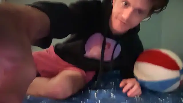 Snapshot of greekmythics chatting on 12-23-25, 12:41 greekmythics online show from 12-23-25, 12:41