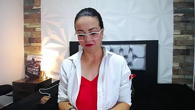 Snapshot of Azaahara_ chatting on 02-22-25, 11:02 Azaahara online show from 02-22-25, 11:02