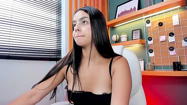 Bella walker  online show from 10-11-25, 02:15