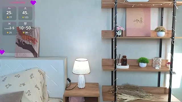 Snapshot of EdlaHewell chatting on 02-15-26, 07:51 EdlaHewell online show from 02-15-26, 07:51