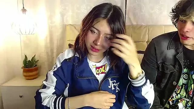 fyreandfox  online show from 03-21-25, 07:24