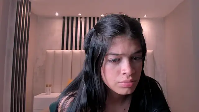 Snapshot of NiaMiller_ chatting on 03-13-25, 09:32 NiaMiller online show from 03-13-25, 09:32