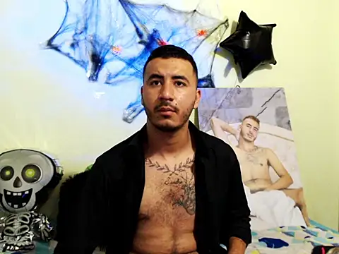 Snapshot of AdamParker_ chatting on 10-24-25, 03:03 AdamParker online show from 10-24-25, 03:03