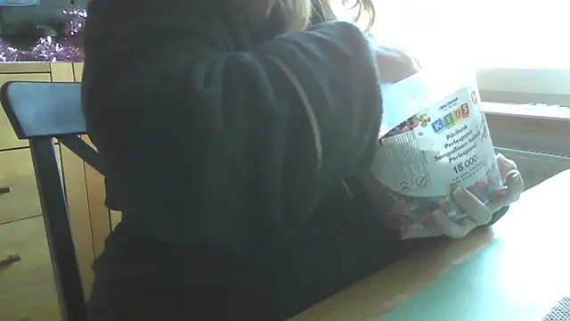 Snapshot of sizha6 chatting on 09-19-25, 05:42 sizha6 online show from 09-19-25, 05:42