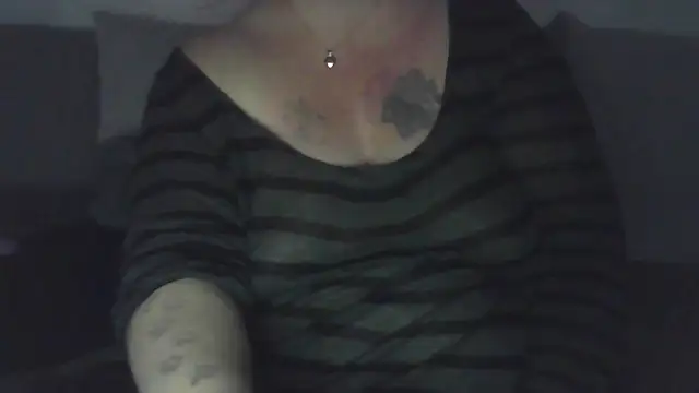 Snapshot of sizha6 chatting on 10-08-25, 10:40 sizha6 online show from 10-08-25, 10:40