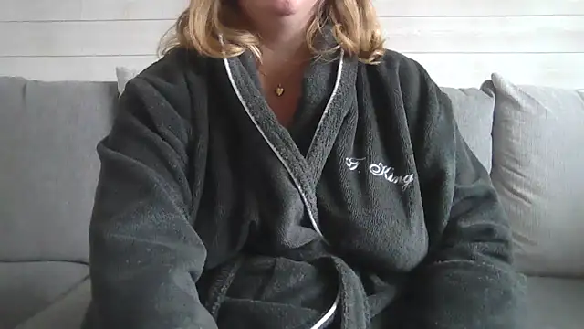 Snapshot of sizha6 chatting on 10-23-25, 08:13 sizha6 online show from 10-23-25, 08:13